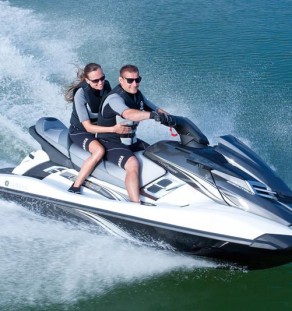 2015-Yamaha-FX-Cruiser-High-Output-EU-Pure-White-with-Carbon-Metallic-Action-005